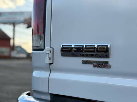 2006 Ford E-Series E-350 SD XLT