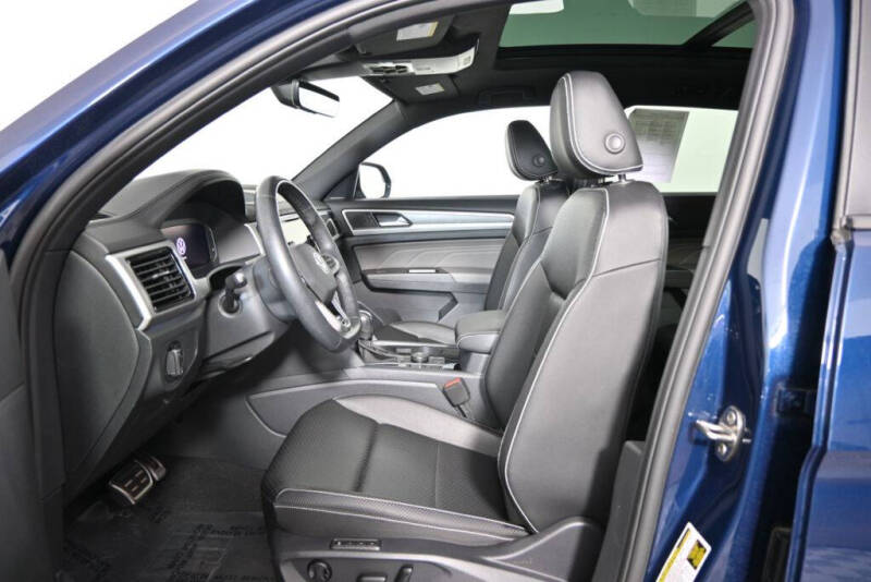 2023 Volkswagen Atlas Cross Sport V6 SEL R-Line Black 4Motion