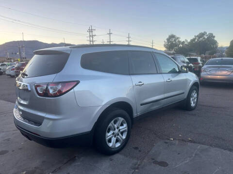 2017 Chevrolet Traverse LS