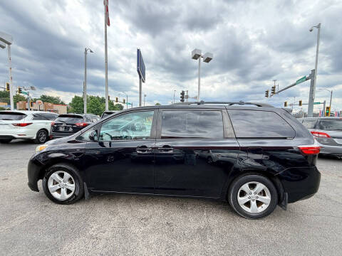 2016 Toyota Sienna LE 8-Passenger