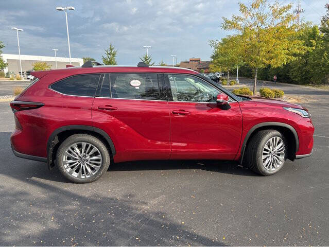 2025 Toyota Highlander Platinum