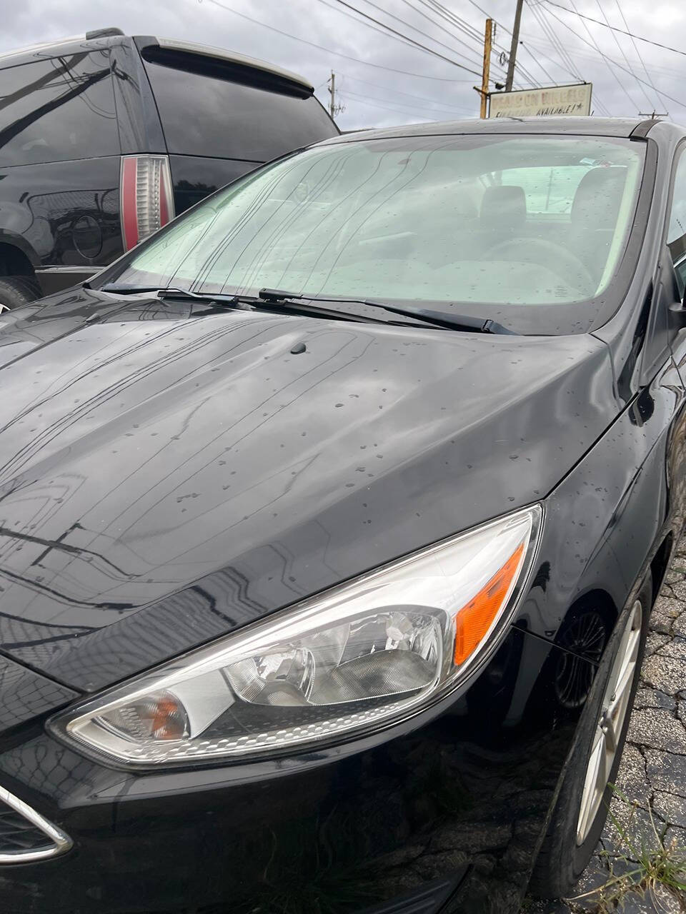 Black 2017 Ford Focus SE SE 4dr Sedan 2
