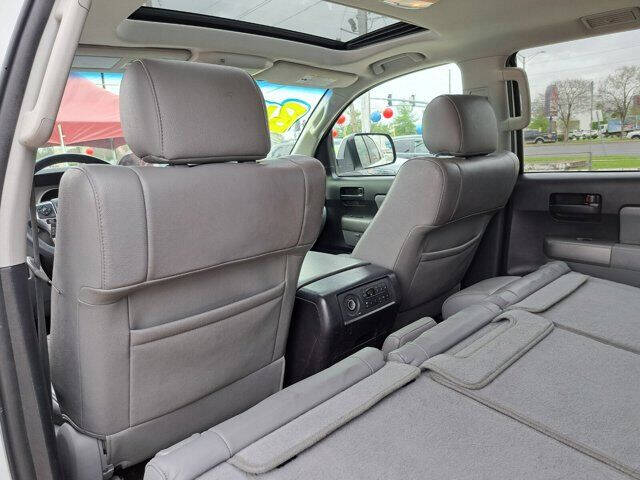 2016 Toyota Sequoia SR5