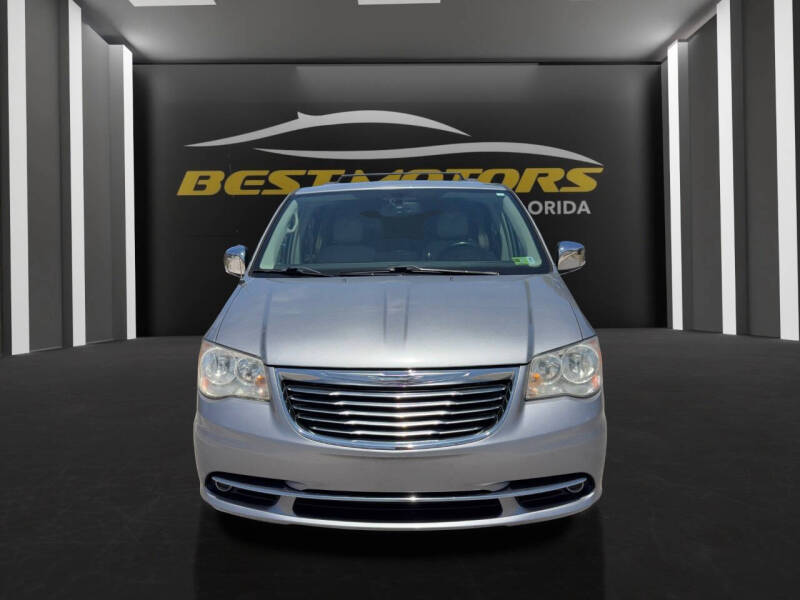 2014 Chrysler Town and Country Touring-L