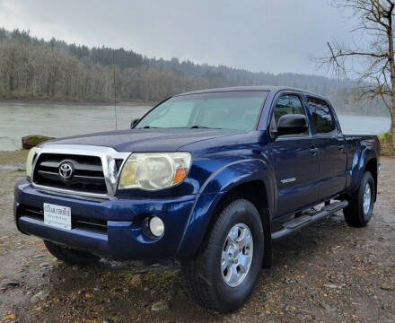 2007 Toyota Tacoma for sale at CLEAR CHOICE AUTOMOTIVE in Milwaukie OR