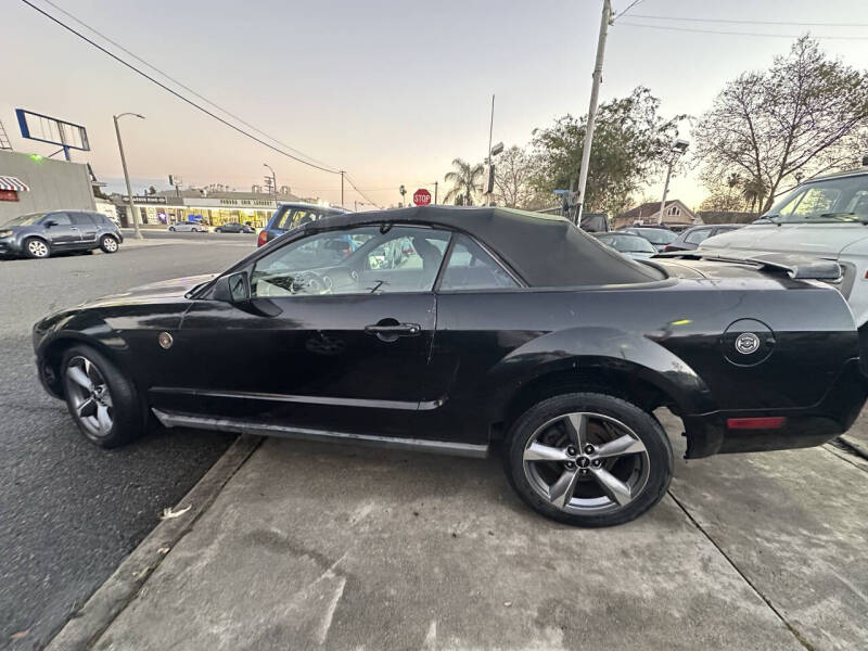 2005 Ford Mustang V6 Premium