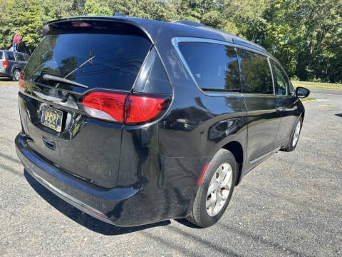 2017 Chrysler Pacifica Touring-L
