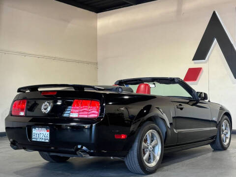 2005 Ford Mustang