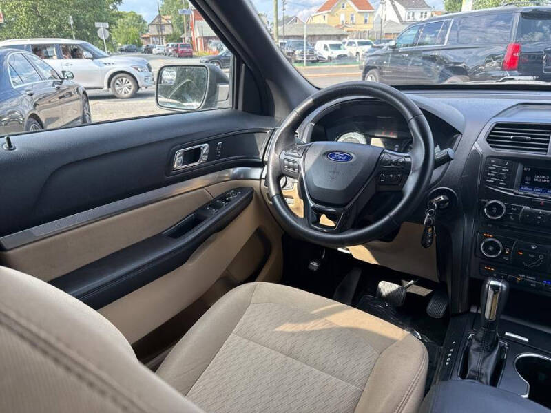 2016 Ford Explorer