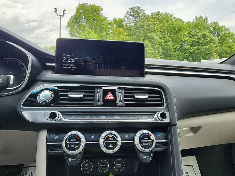 2023 Genesis G70
