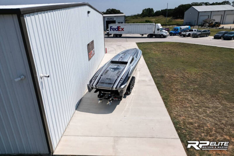 2019 Outerlimits SV43