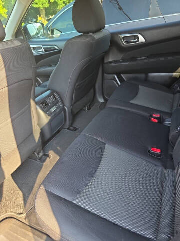 2017 Nissan Pathfinder S