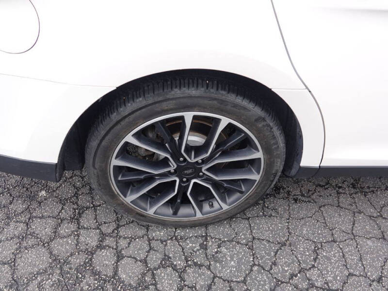 2017 Ford Taurus SEL