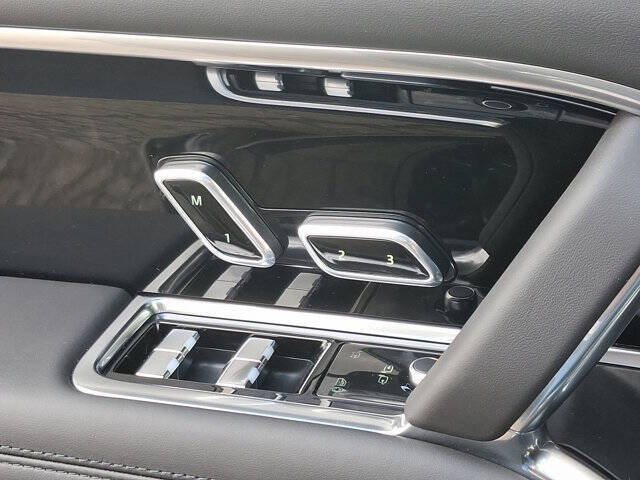 2025 Land Rover Range Rover P530 SE LWB