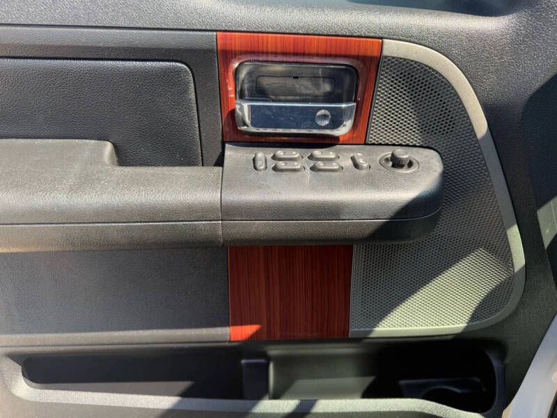 2005 Ford F-150 Lariat