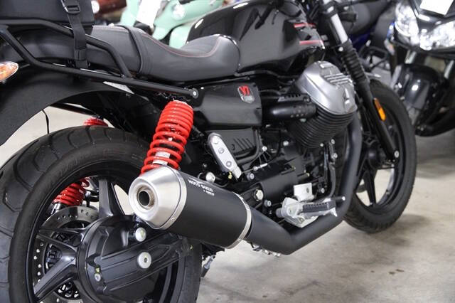 2023 Moto Guzzi V7 STONE S