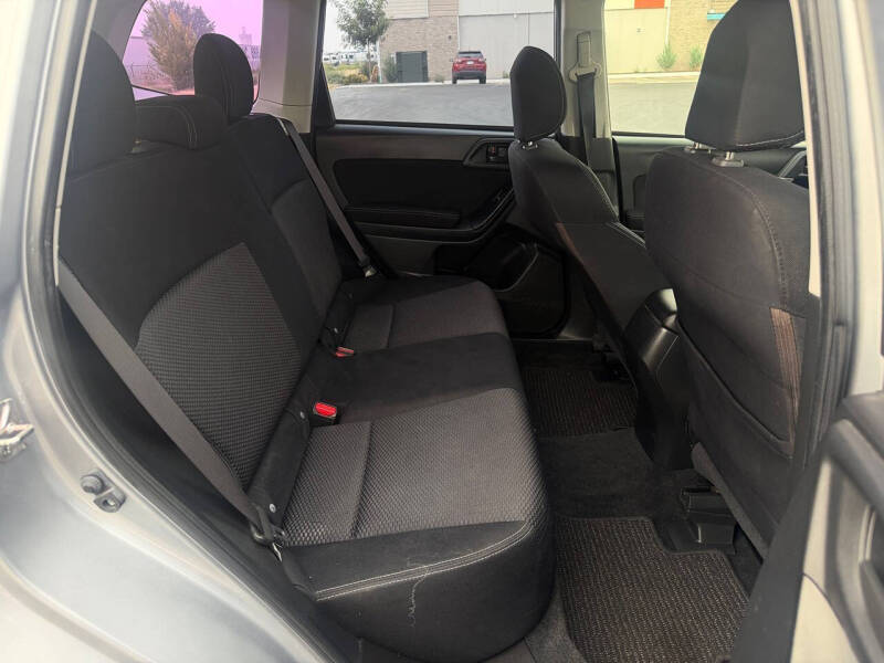 2014 Subaru Forester 2.5i