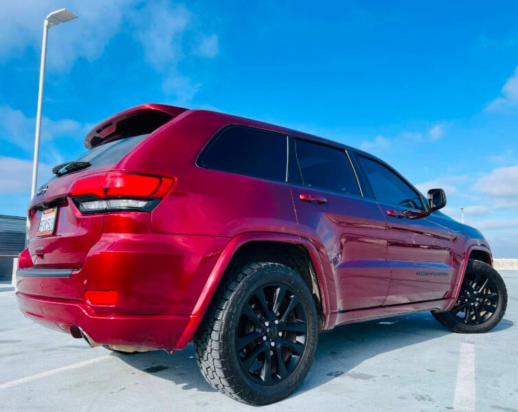 2018 Jeep Grand Cherokee Altitude photo 7