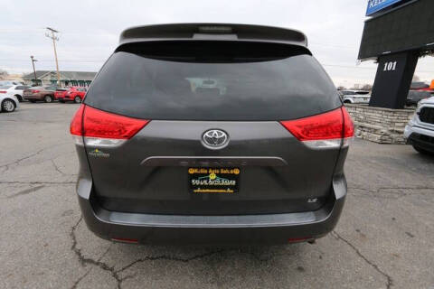 2011 Toyota Sienna LE 8-Passenger