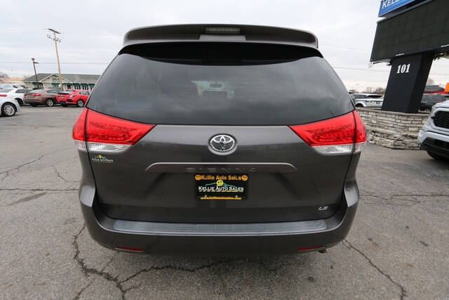 2011 Toyota Sienna LE 8-Passenger