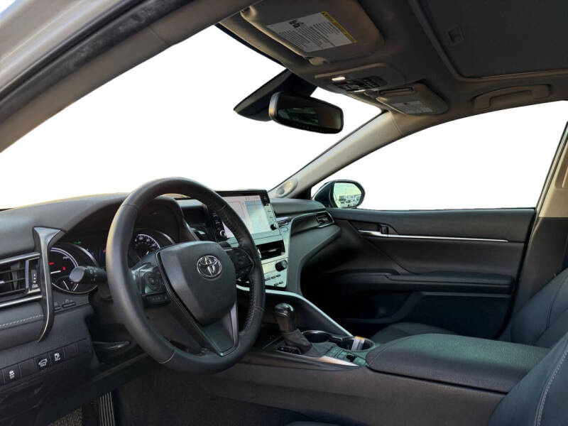 2022 Toyota Camry Hybrid XSE