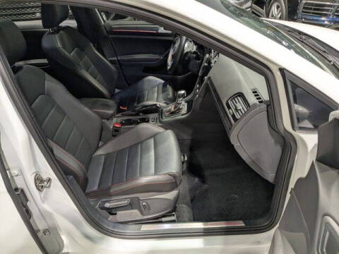 2019 Volkswagen Golf GTI SE