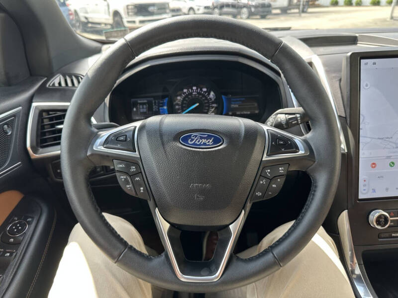 2024 Ford Edge Titanium