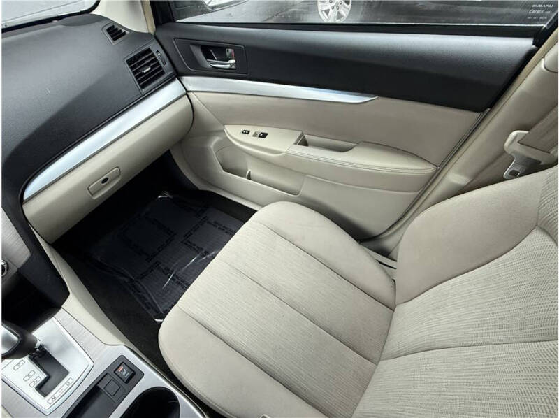 2014 Subaru Outback 2.5i Premium