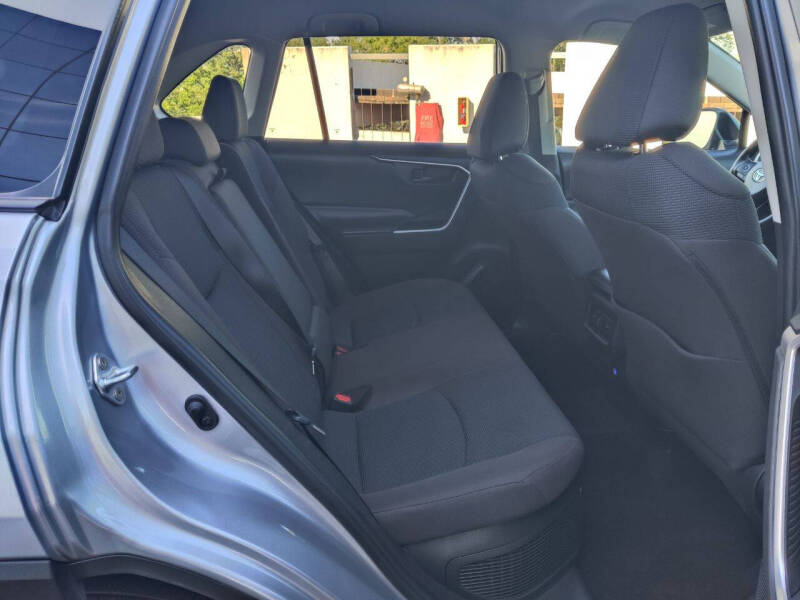 2023 Toyota RAV4 Hybrid LE