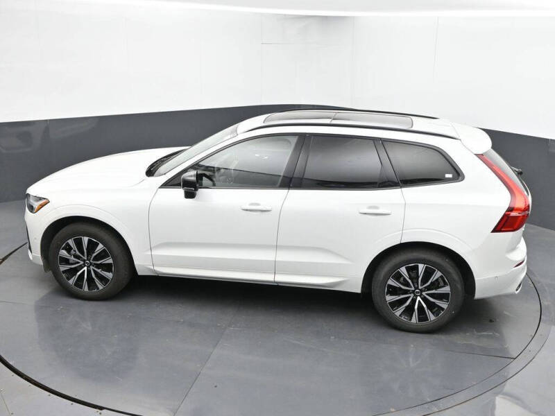 2025 Volvo XC60 B5 Plus Dark Theme