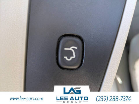 2011 Chrysler Town and Country Limited