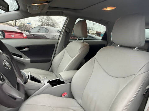 2010 Toyota Prius III