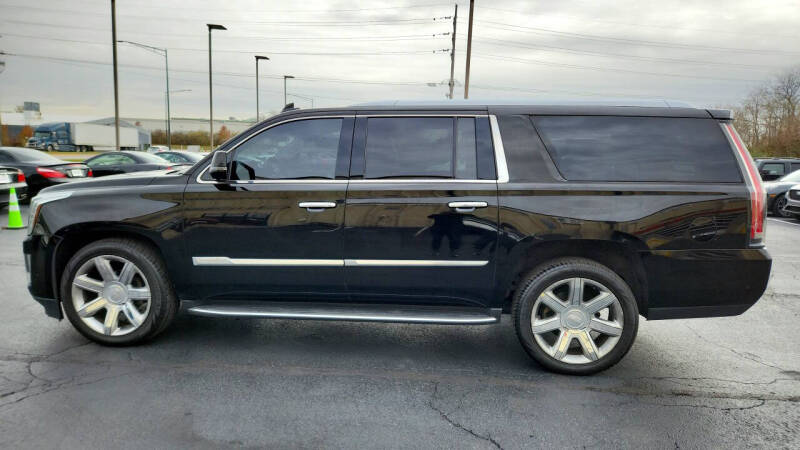 2018 Cadillac Escalade ESV Luxury