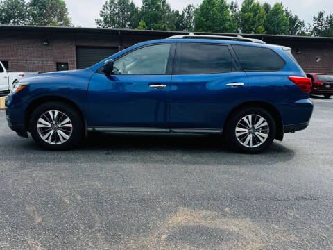 2018 Nissan Pathfinder SV