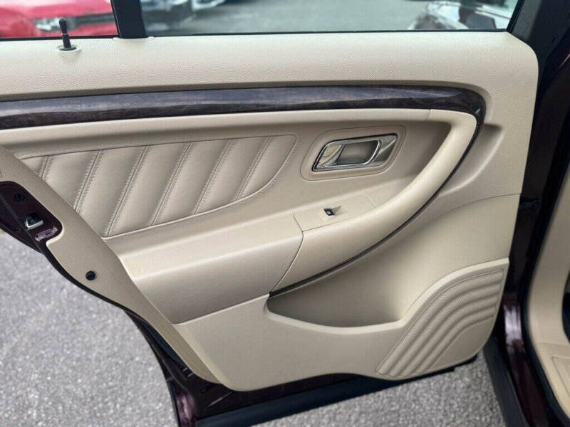 2019 Ford Taurus Limited