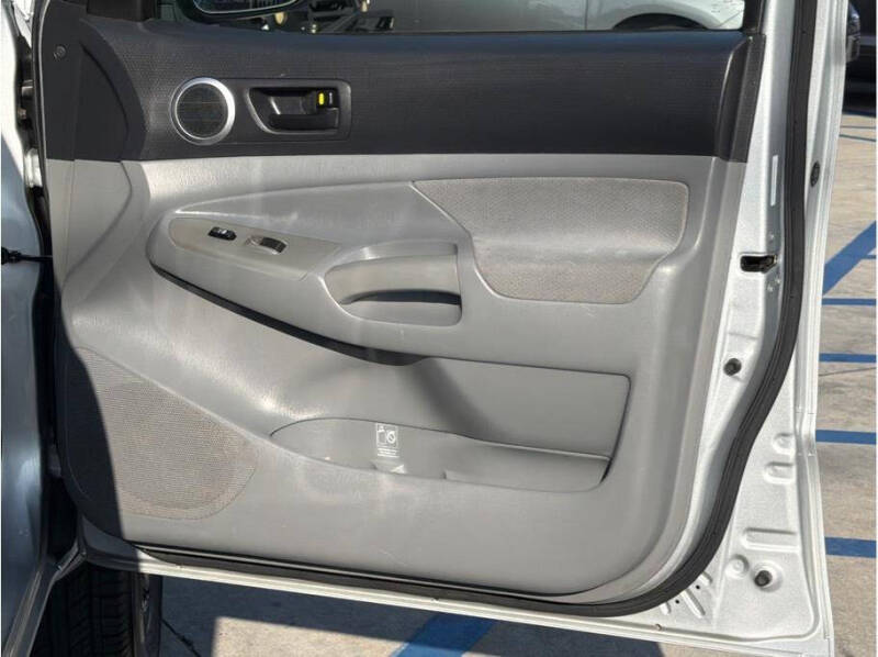 2006 Toyota Tacoma PreRunner V6