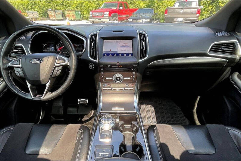 2019 Ford Edge ST
