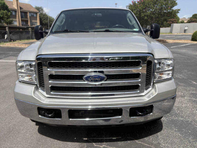 2005 Ford Excursion XLT