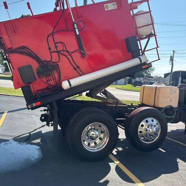 2008 Kenworth T300 asphalt patch truck