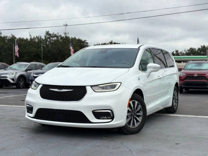 2022 Chrysler Pacifica Hybrid Touring L