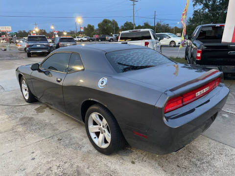2013 Dodge Challenger SXT Plus