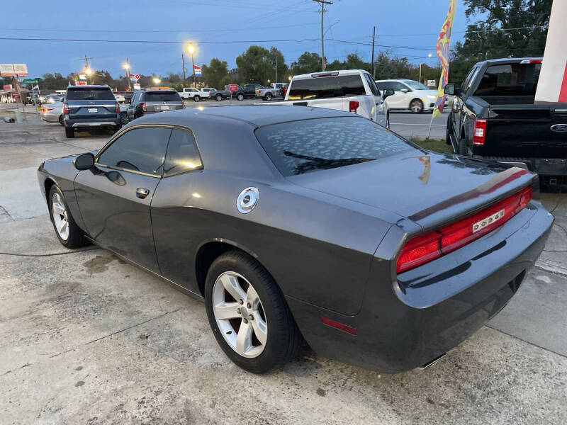 2013 Dodge Challenger SXT Plus