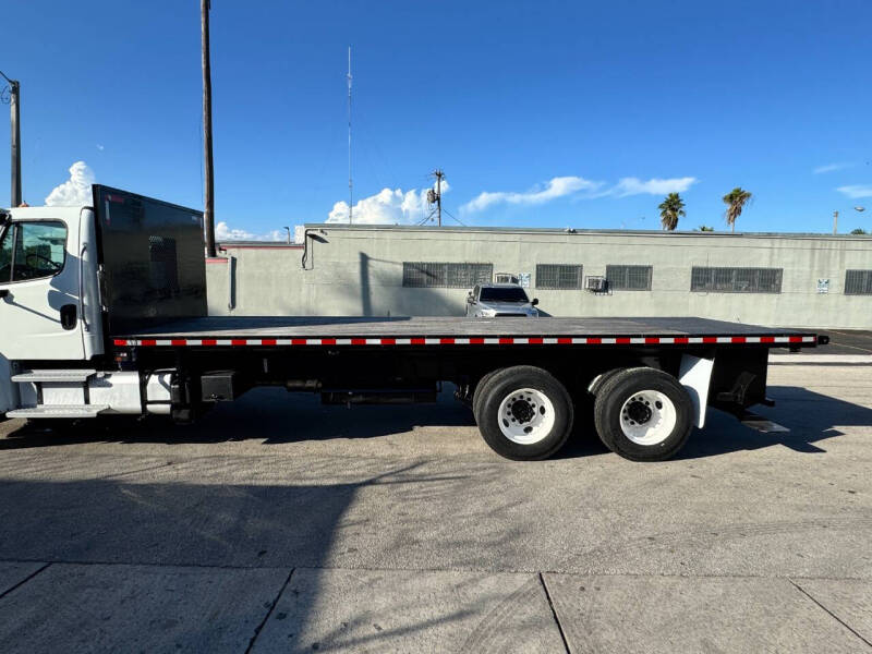 2017 Freightliner M2 106