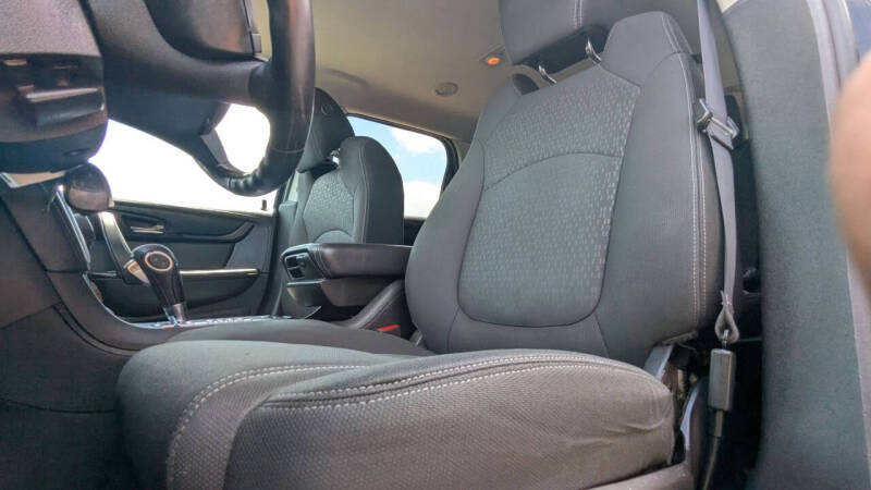 2016 GMC Acadia SLE-2