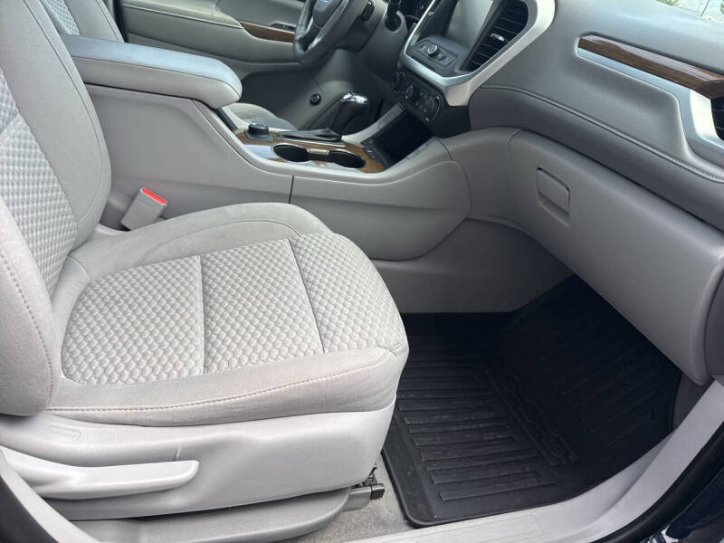 2017 GMC Acadia SLE-2
