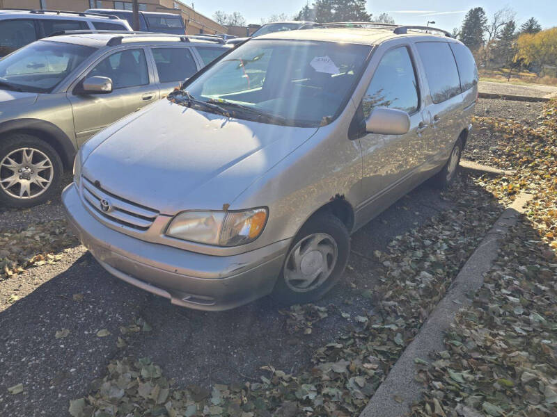2001 Toyota Sienna LE