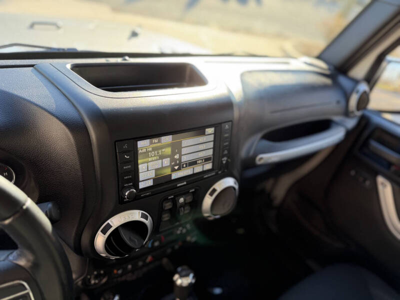 2016 Jeep Wrangler Unlimited Sahara 75th Anniversary