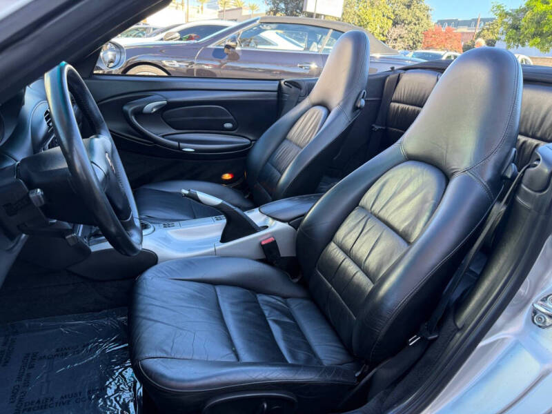 2004 Porsche 911 Carrera 4S