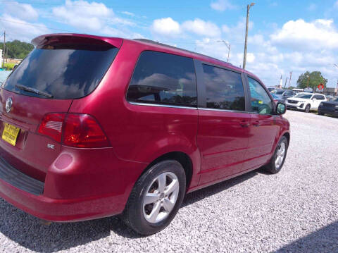 2011 Volkswagen Routan SE