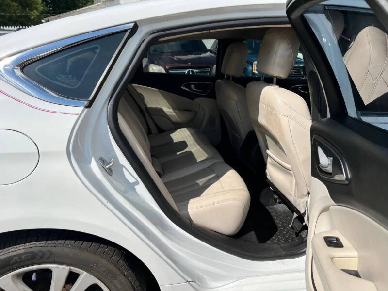 2015 Chrysler 200 Limited